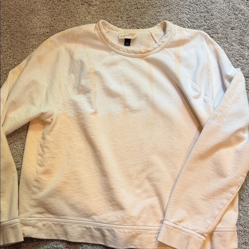 Universal Thread Girl’s Off-White Peach Tie Dyed Crewneck Sweater
